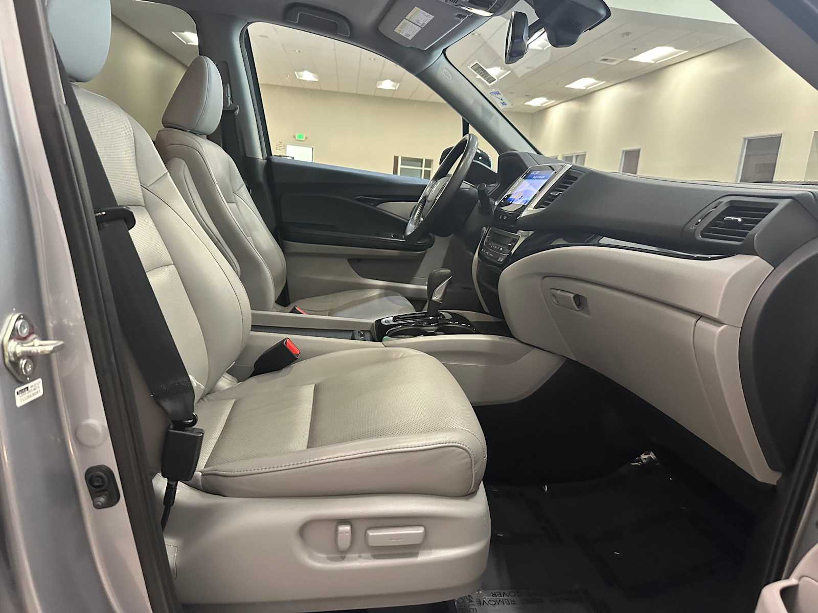 Thumbnail: 2019 Honda Ridgeline - 28