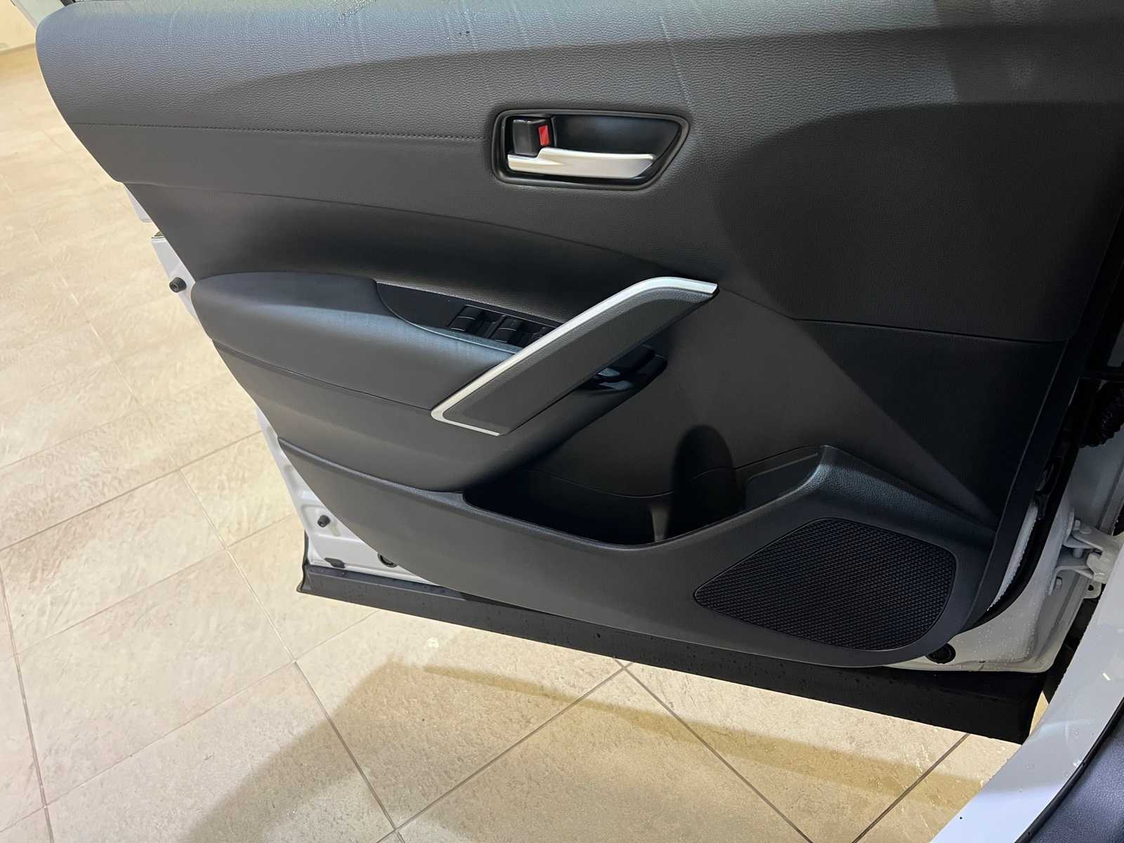 Thumbnail: 2026 Toyota Corolla Cross - 18