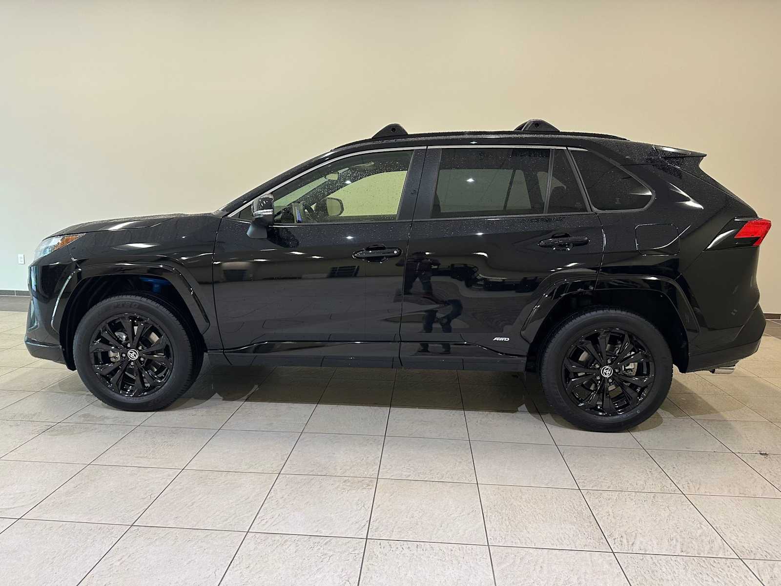 Thumbnail: 2025 Toyota RAV4 - 3