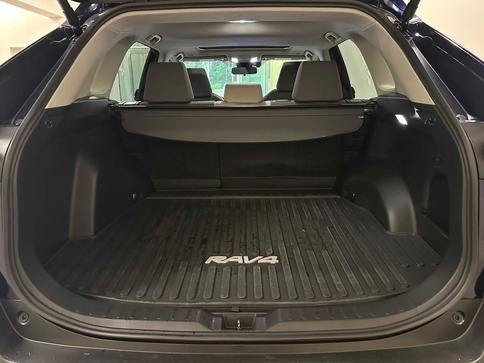 Thumbnail: 2025 Toyota RAV4 - 31