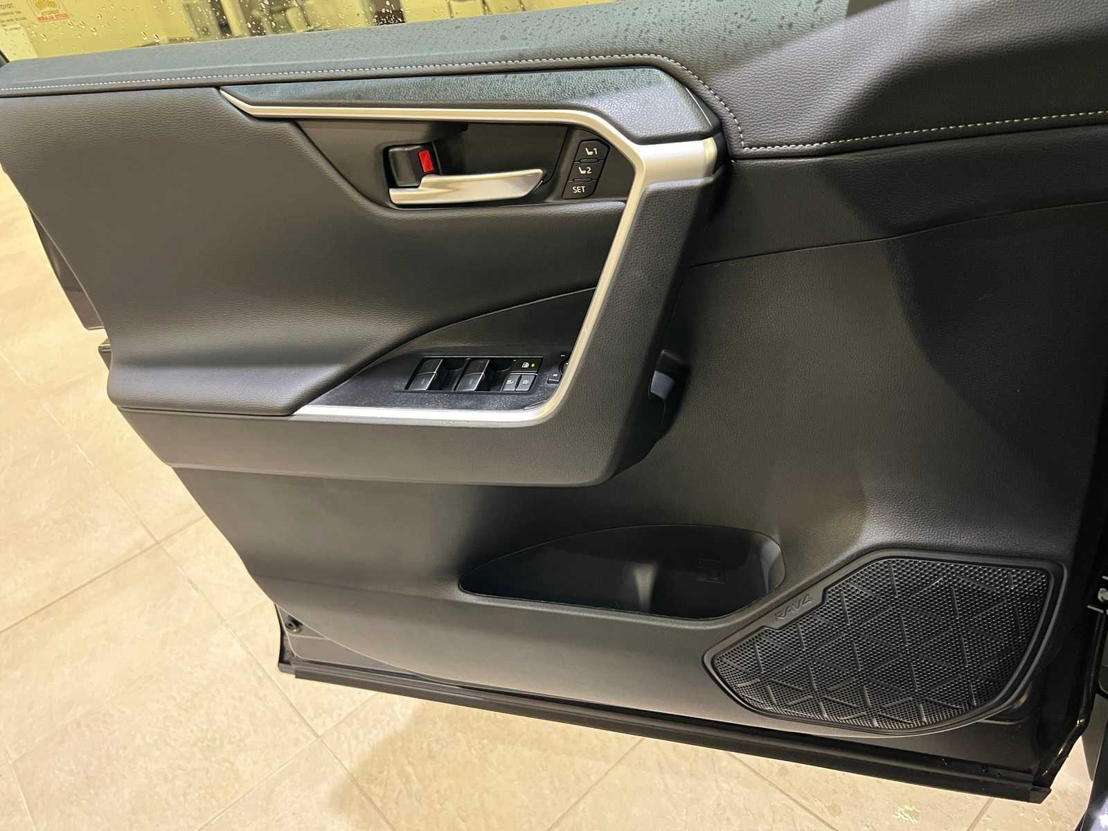 Thumbnail: 2025 Toyota RAV4 - 18