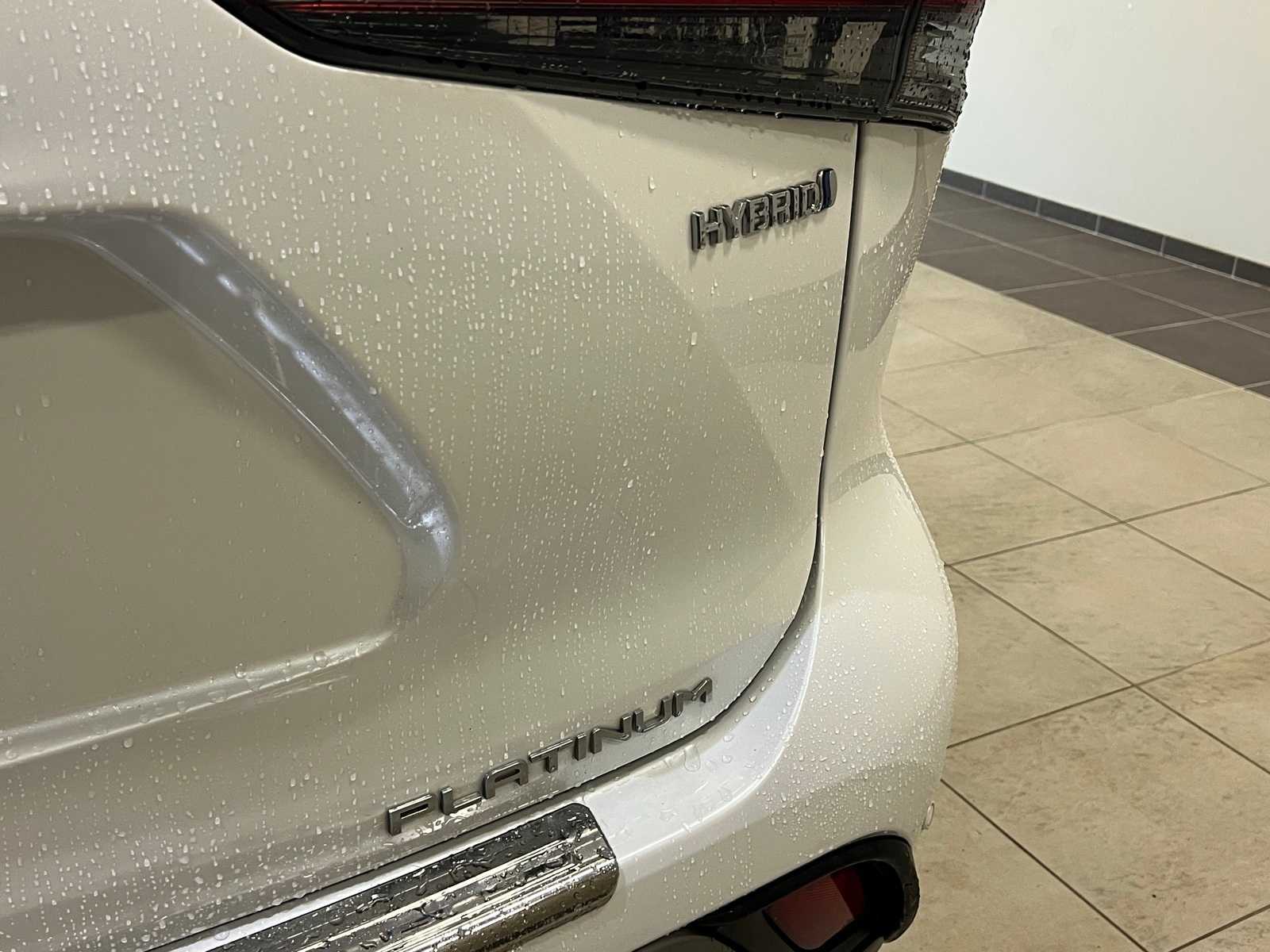 Thumbnail: 2023 Toyota Highlander - 6