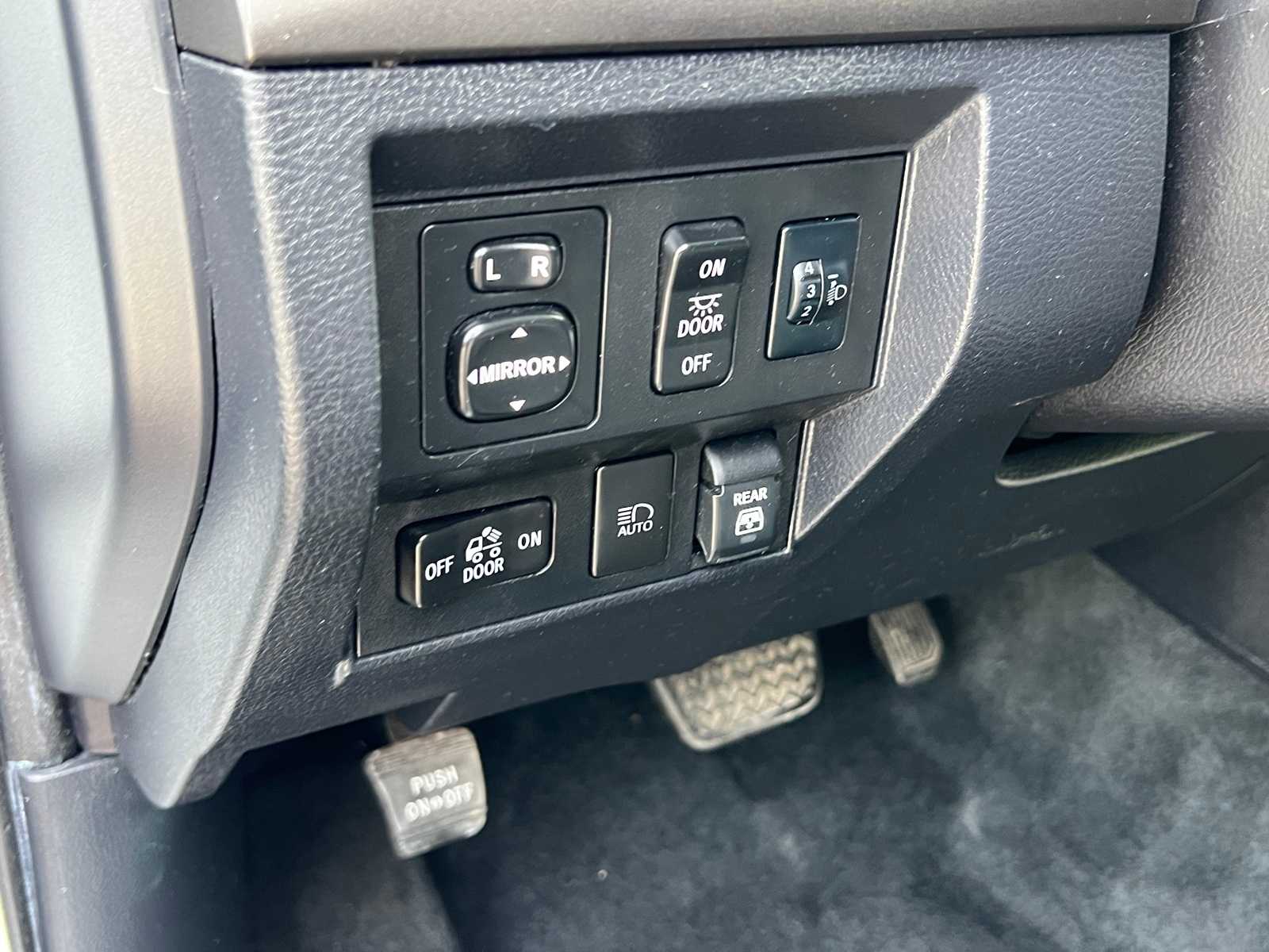 2019 Toyota Tundra SR5 16