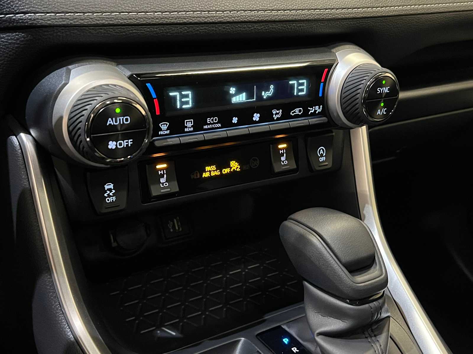 Thumbnail: 2025 Toyota RAV4 - 24