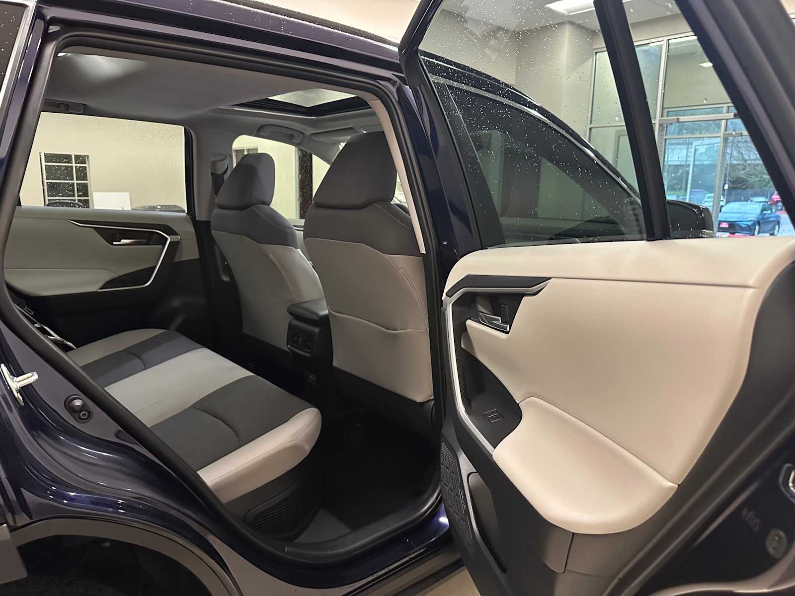 Thumbnail: 2025 Toyota RAV4 - 27