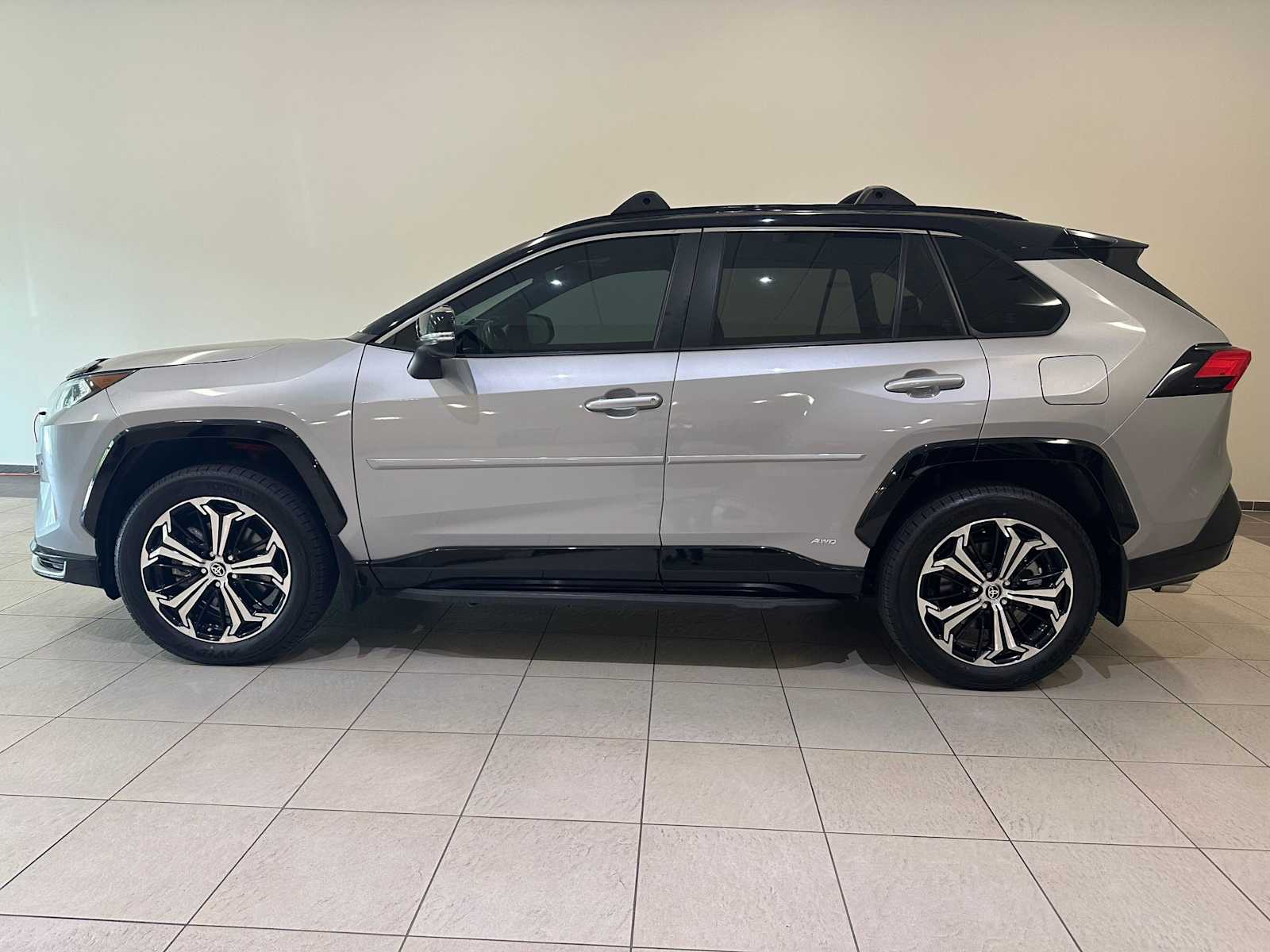 Thumbnail: 2021 Toyota RAV4 - 3