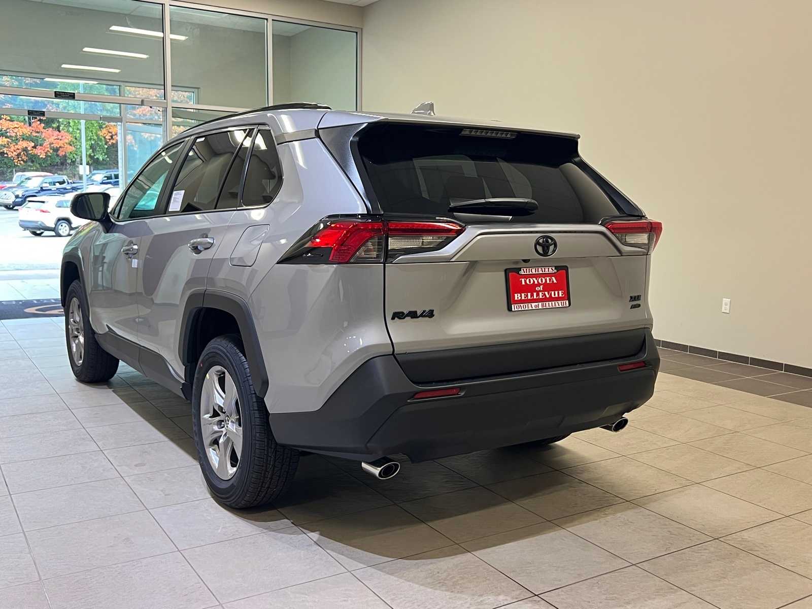 Thumbnail: 2025 Toyota RAV4 - 4