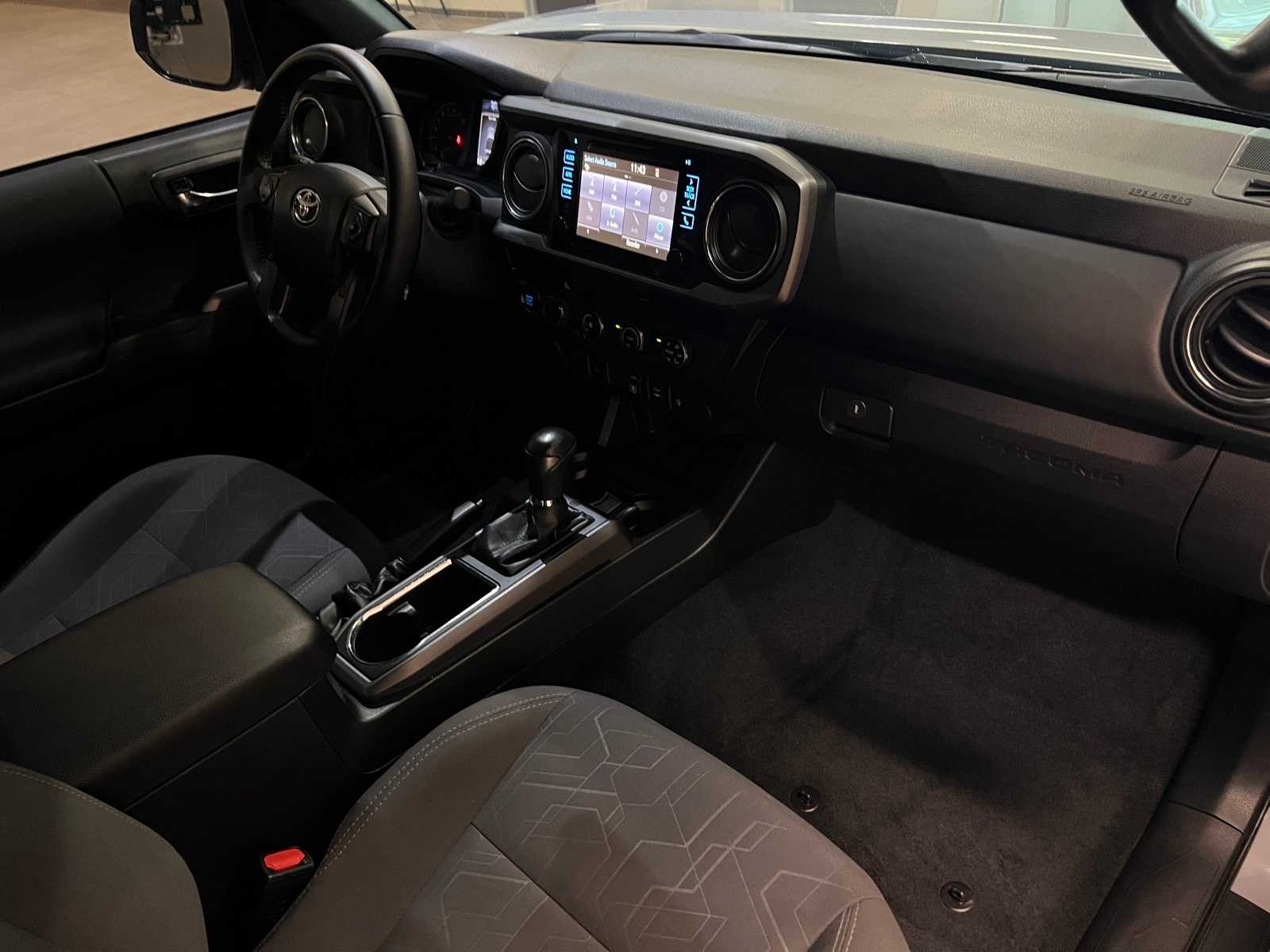 Thumbnail: 2019 Toyota Tacoma - 15