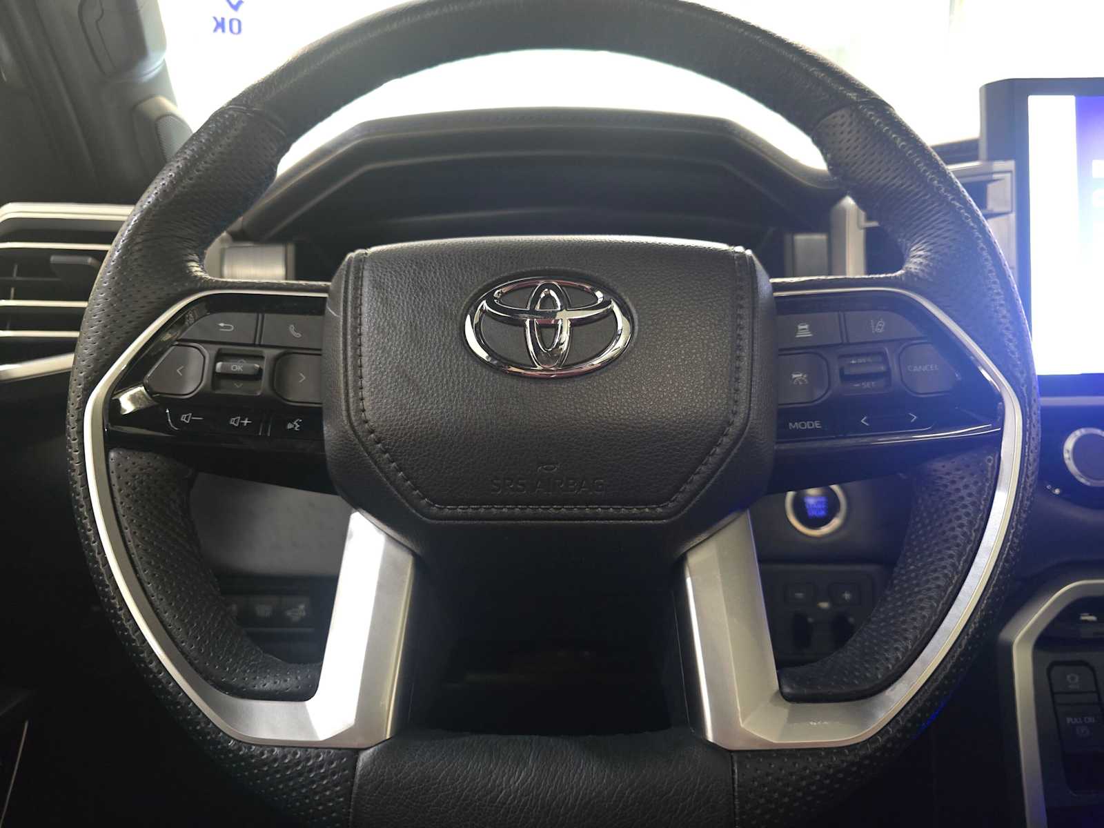 Thumbnail: 2024 Toyota Tundra - 10