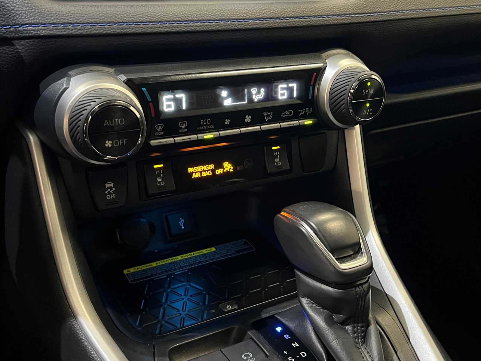 Thumbnail: 2020 Toyota RAV4 - 24