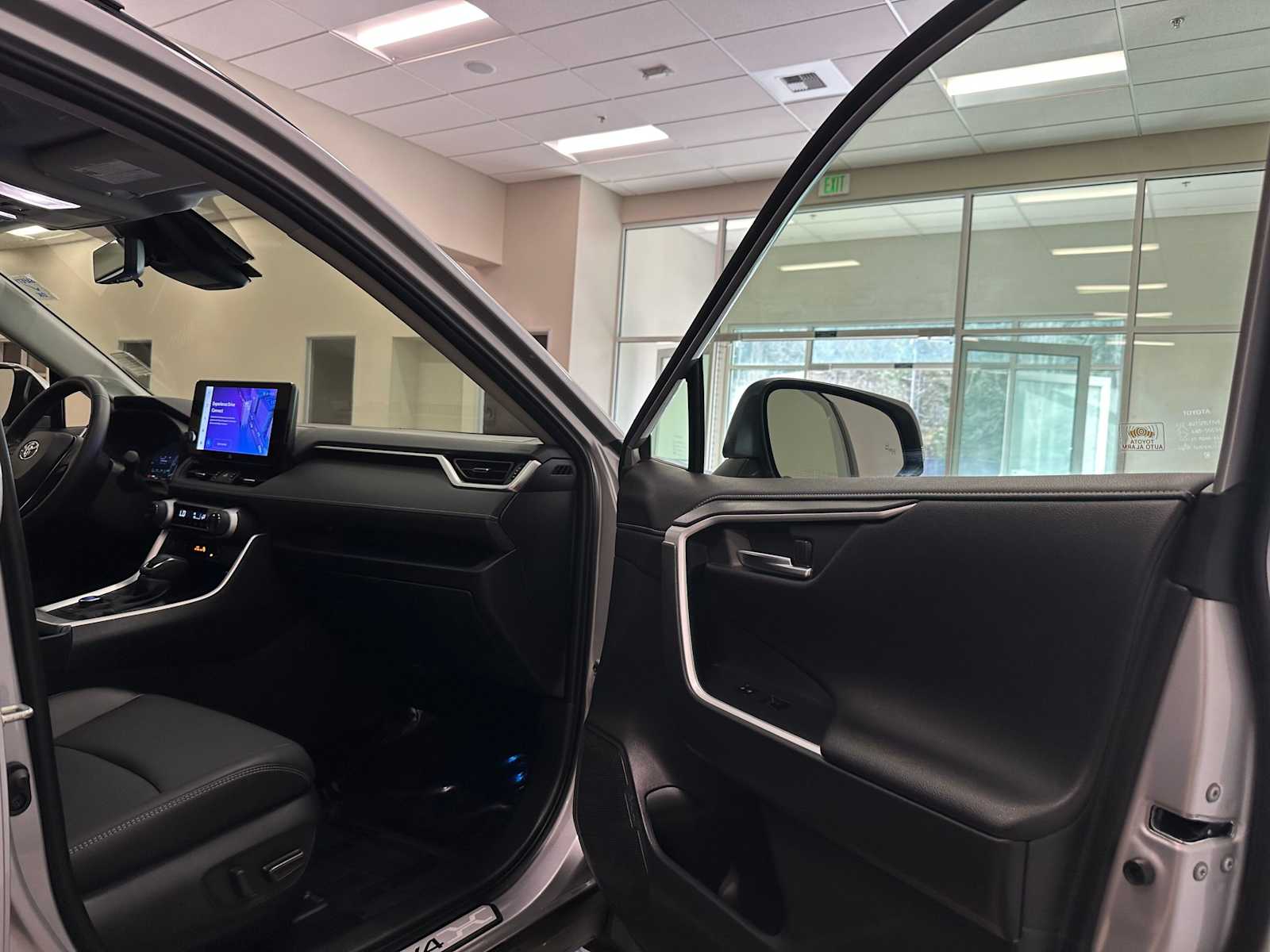 Thumbnail: 2024 Toyota RAV4 - 27