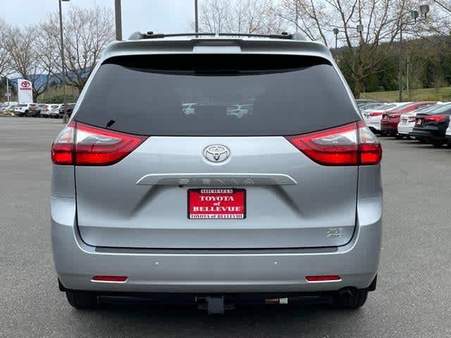 Thumbnail: 2020 Toyota Sienna - 8