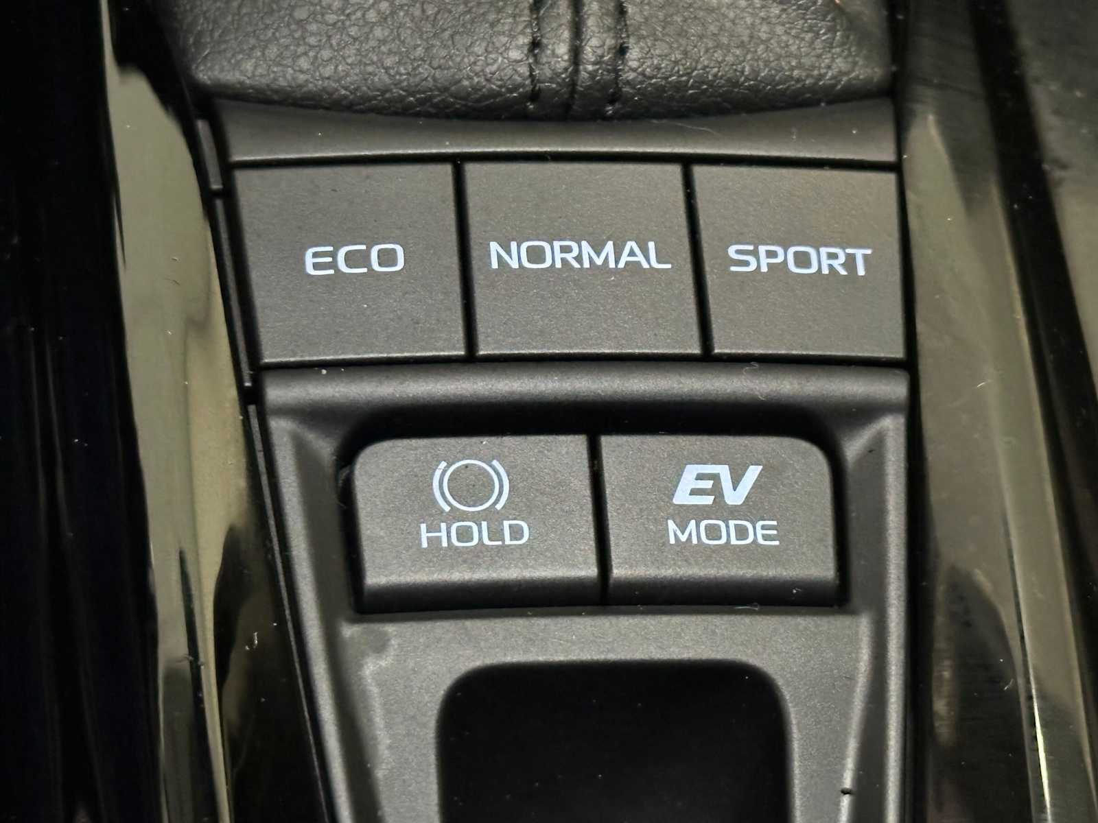 Thumbnail: 2025 Toyota Camry - 18