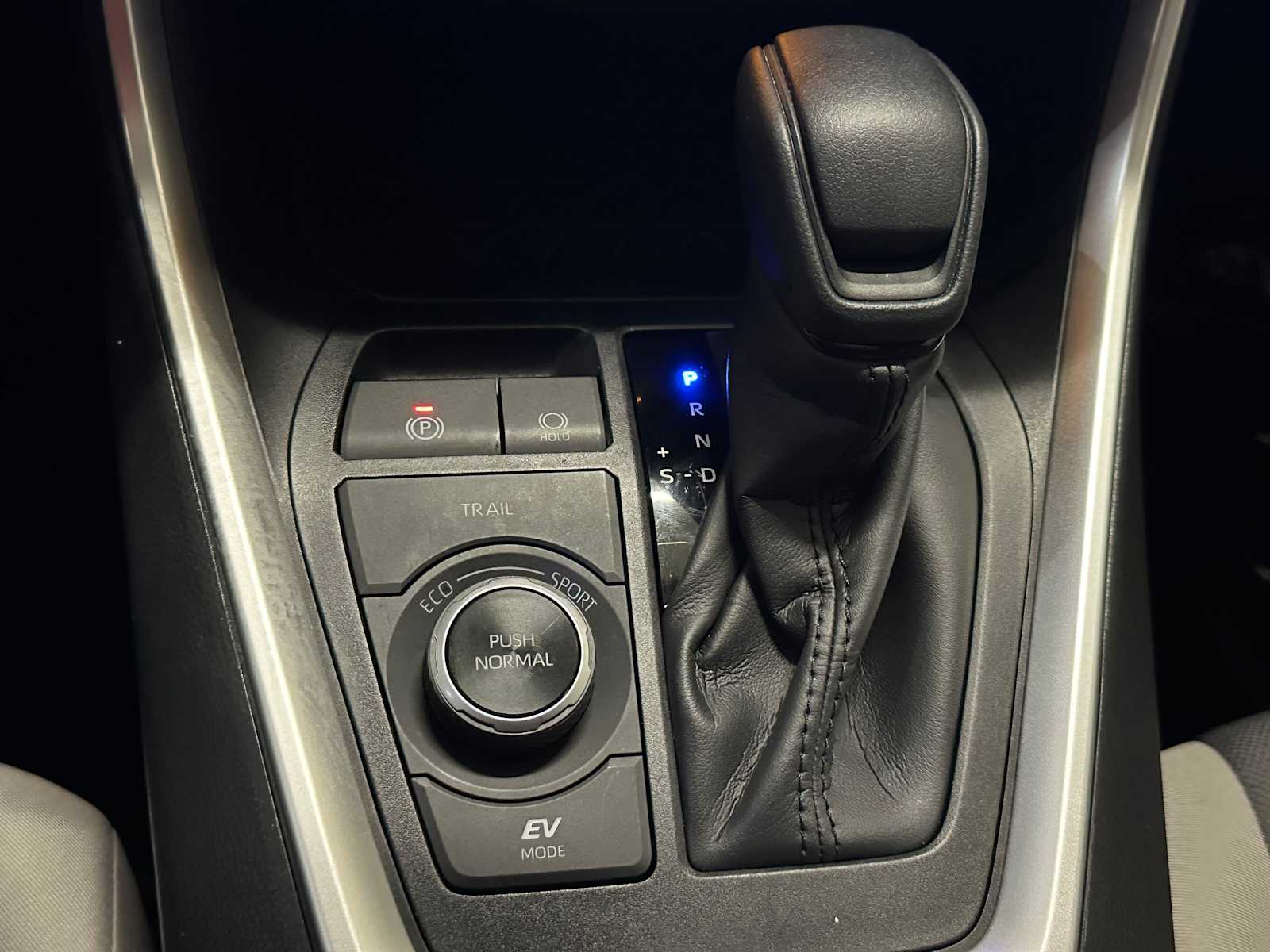 Thumbnail: 2025 Toyota RAV4 - 17