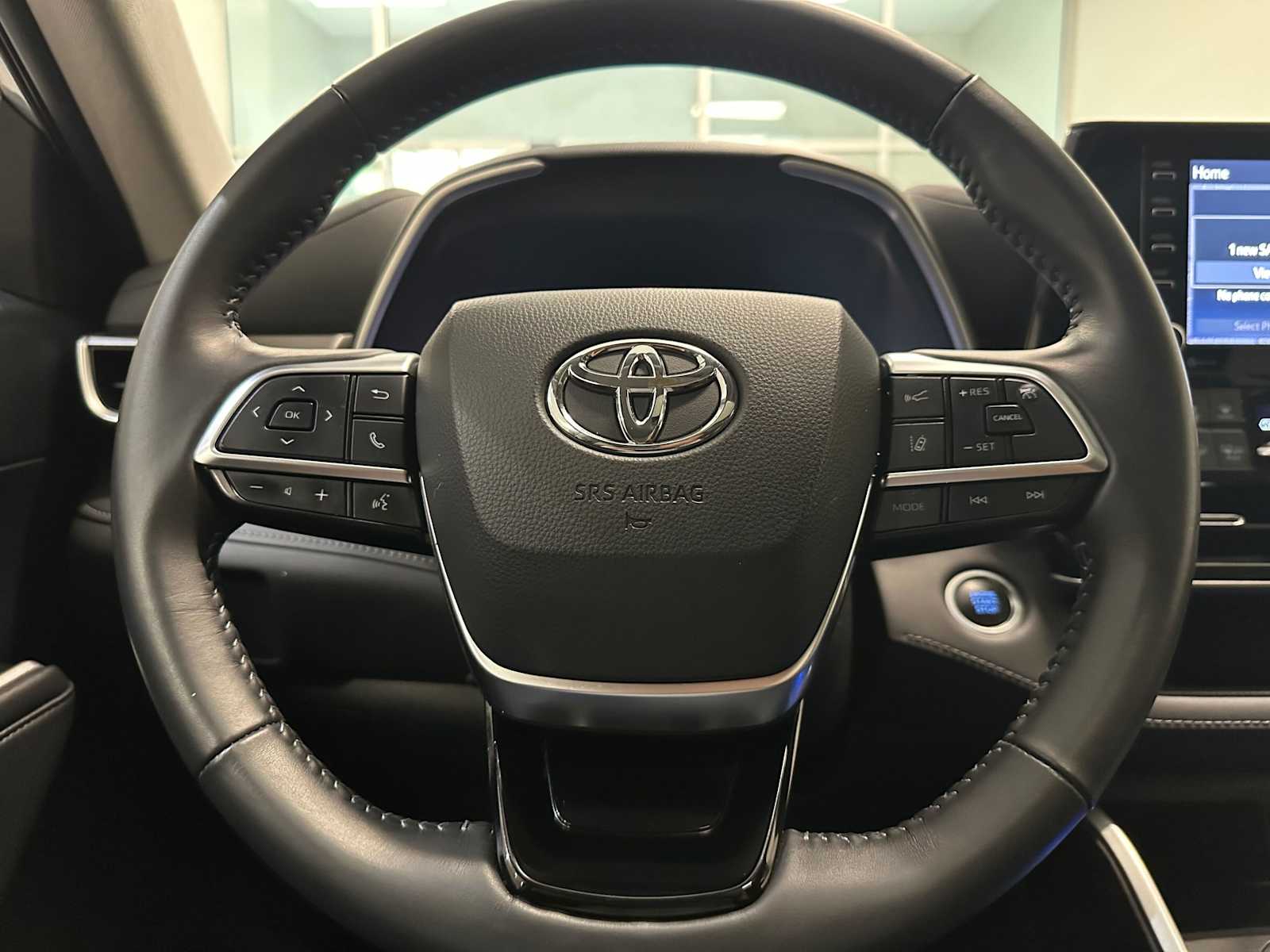 Thumbnail: 2021 Toyota Highlander - 10