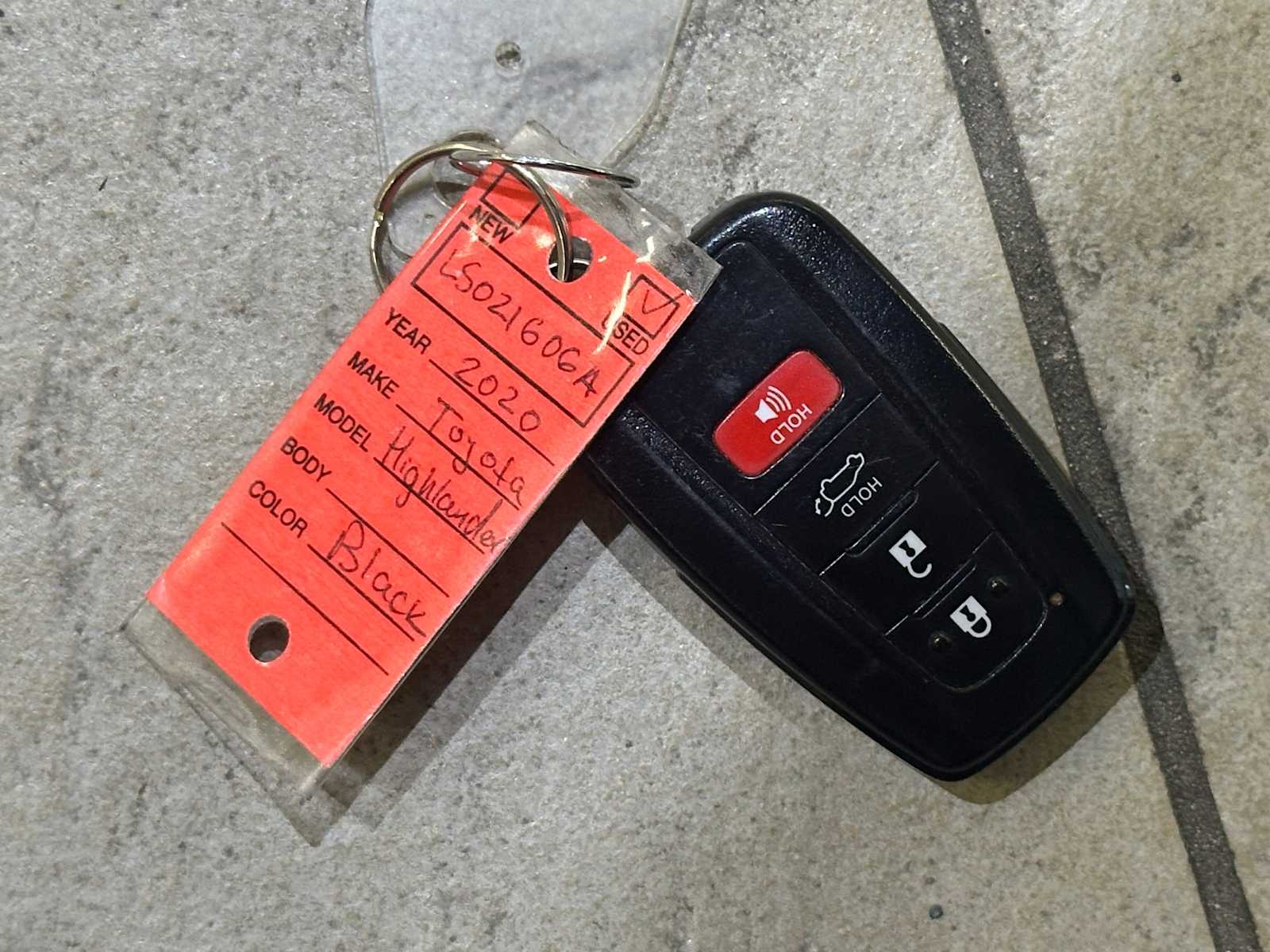 Thumbnail: 2020 Toyota Highlander - 37