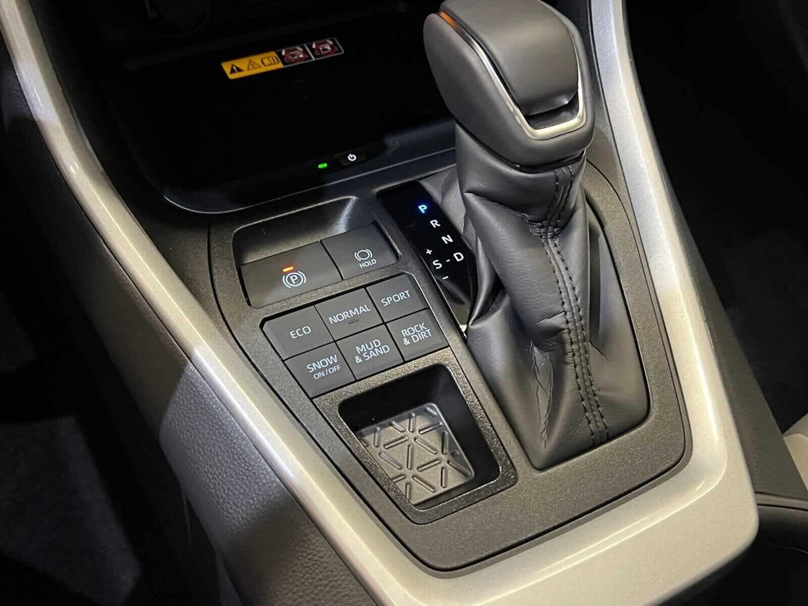 Thumbnail: 2025 Toyota RAV4 - 23