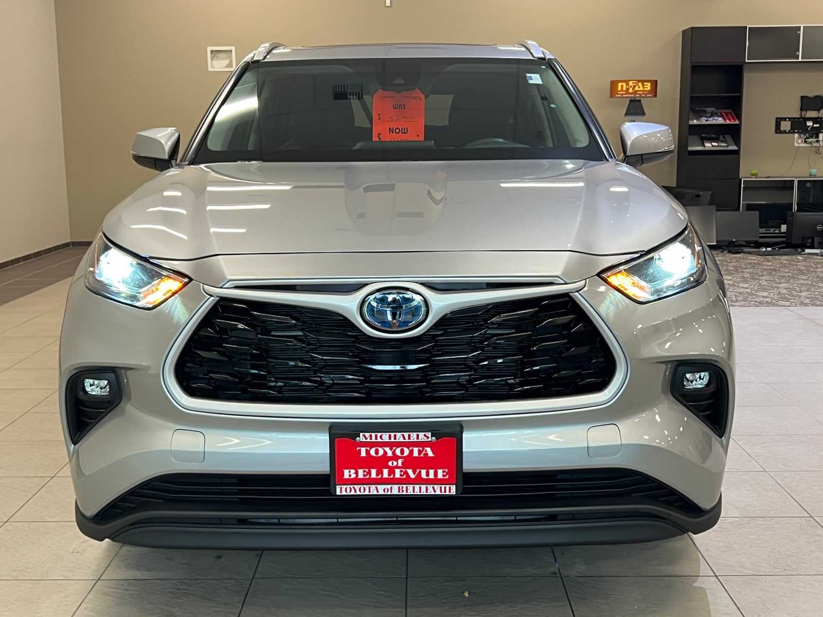 Thumbnail: 2024 Toyota Highlander - 6