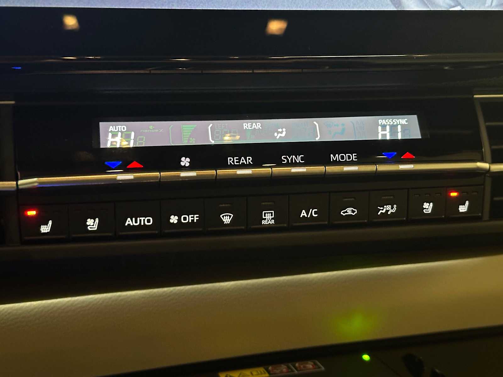 Thumbnail: 2025 Toyota Sienna - 15