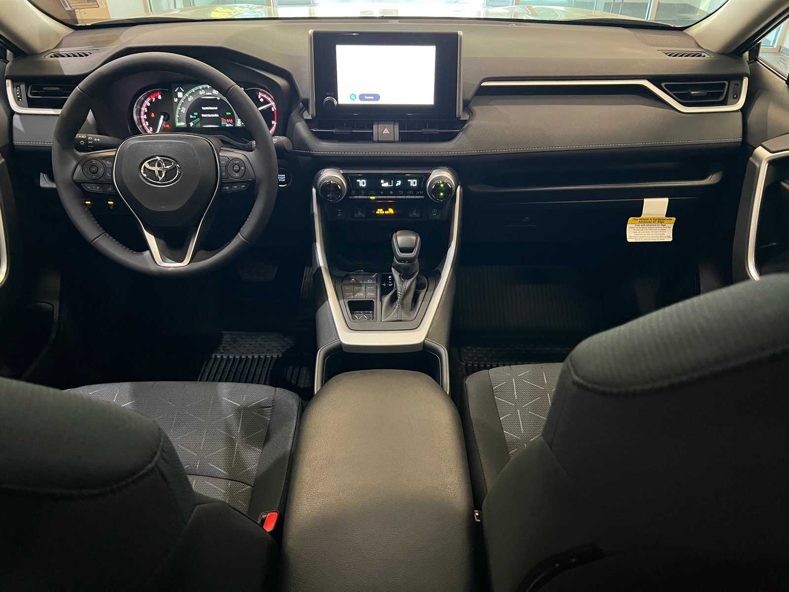 Thumbnail: 2025 Toyota RAV4 - 10