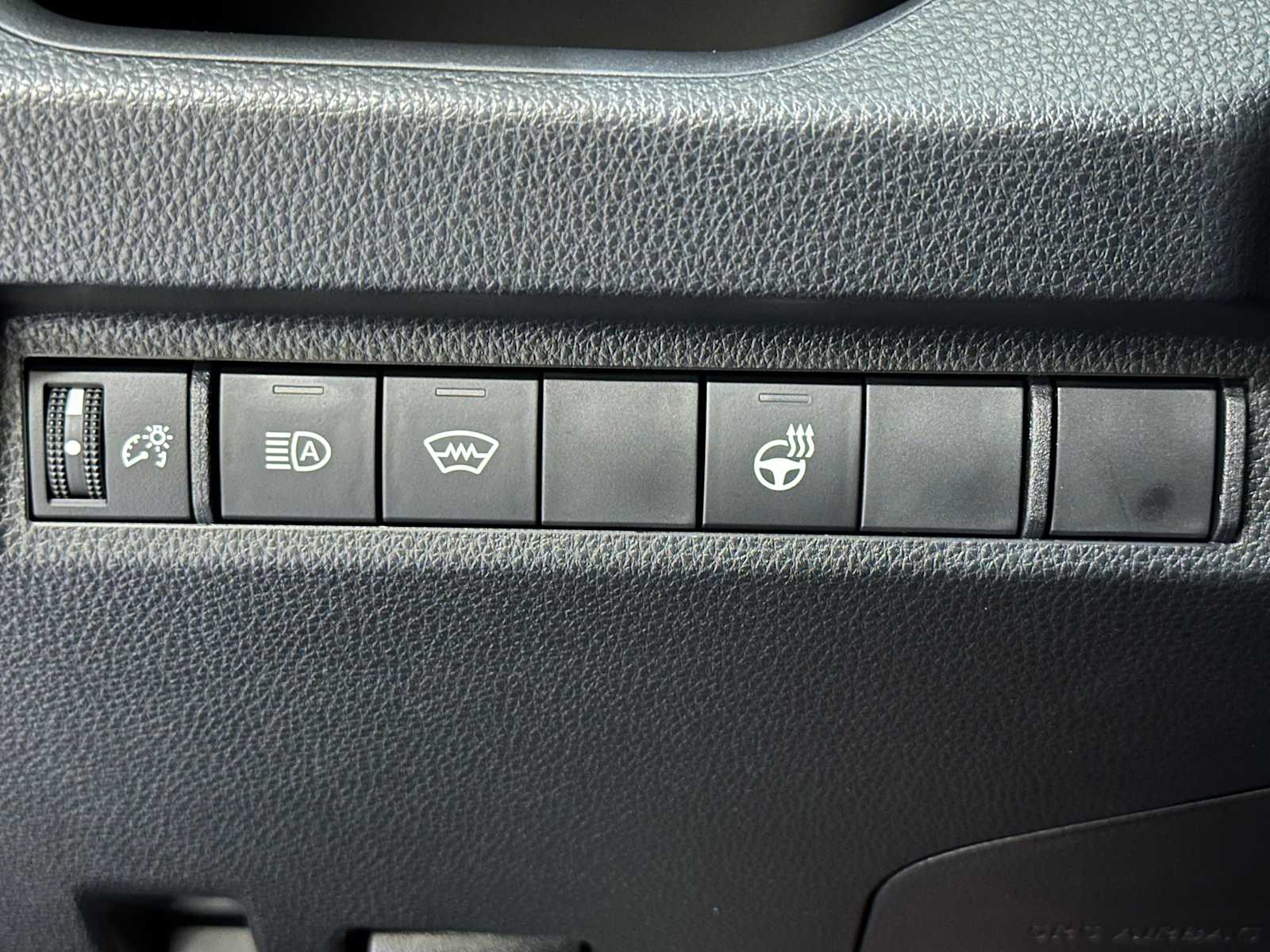 Thumbnail: 2025 Toyota RAV4 - 32