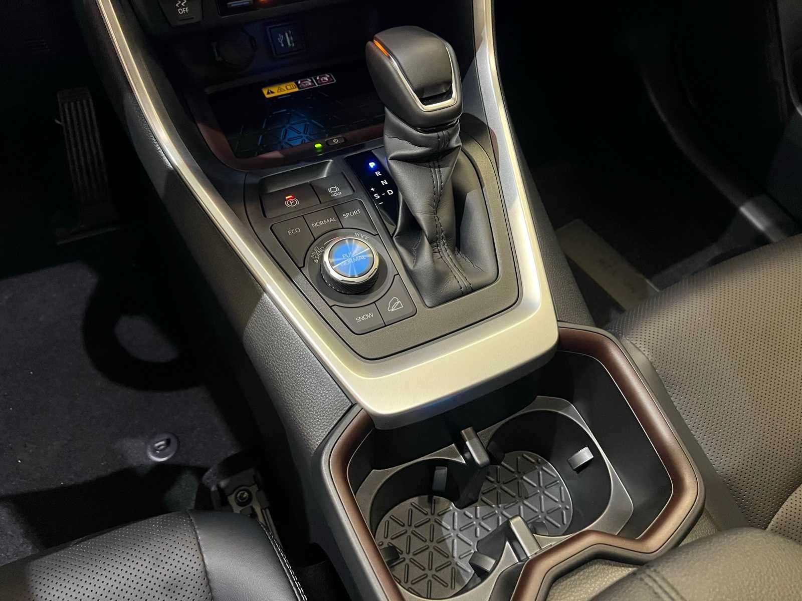 Thumbnail: 2025 Toyota RAV4 - 23