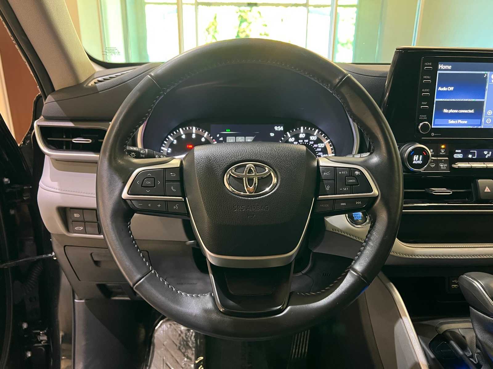 Thumbnail: 2022 Toyota Highlander - 20