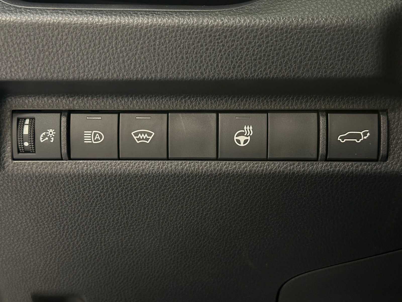 Thumbnail: 2023 Toyota RAV4 - 18