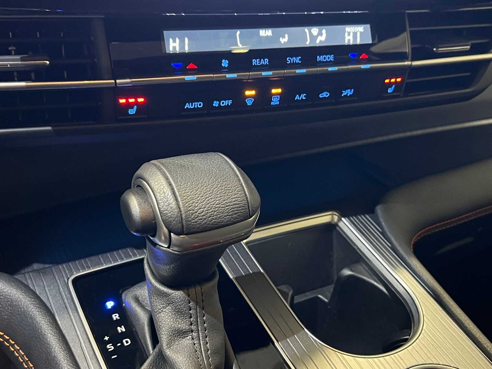 Thumbnail: 2024 Toyota Sienna - 23