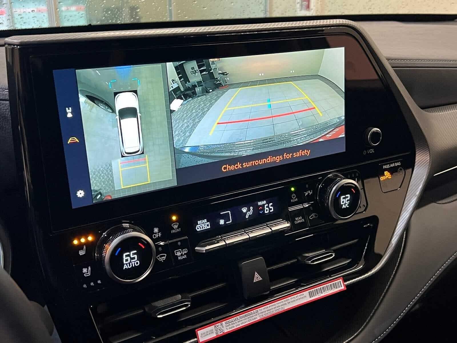 Thumbnail: 2025 Toyota Highlander - 26