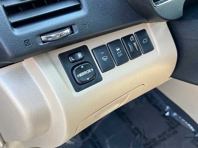 Thumbnail: 2011 Toyota Highlander - 16