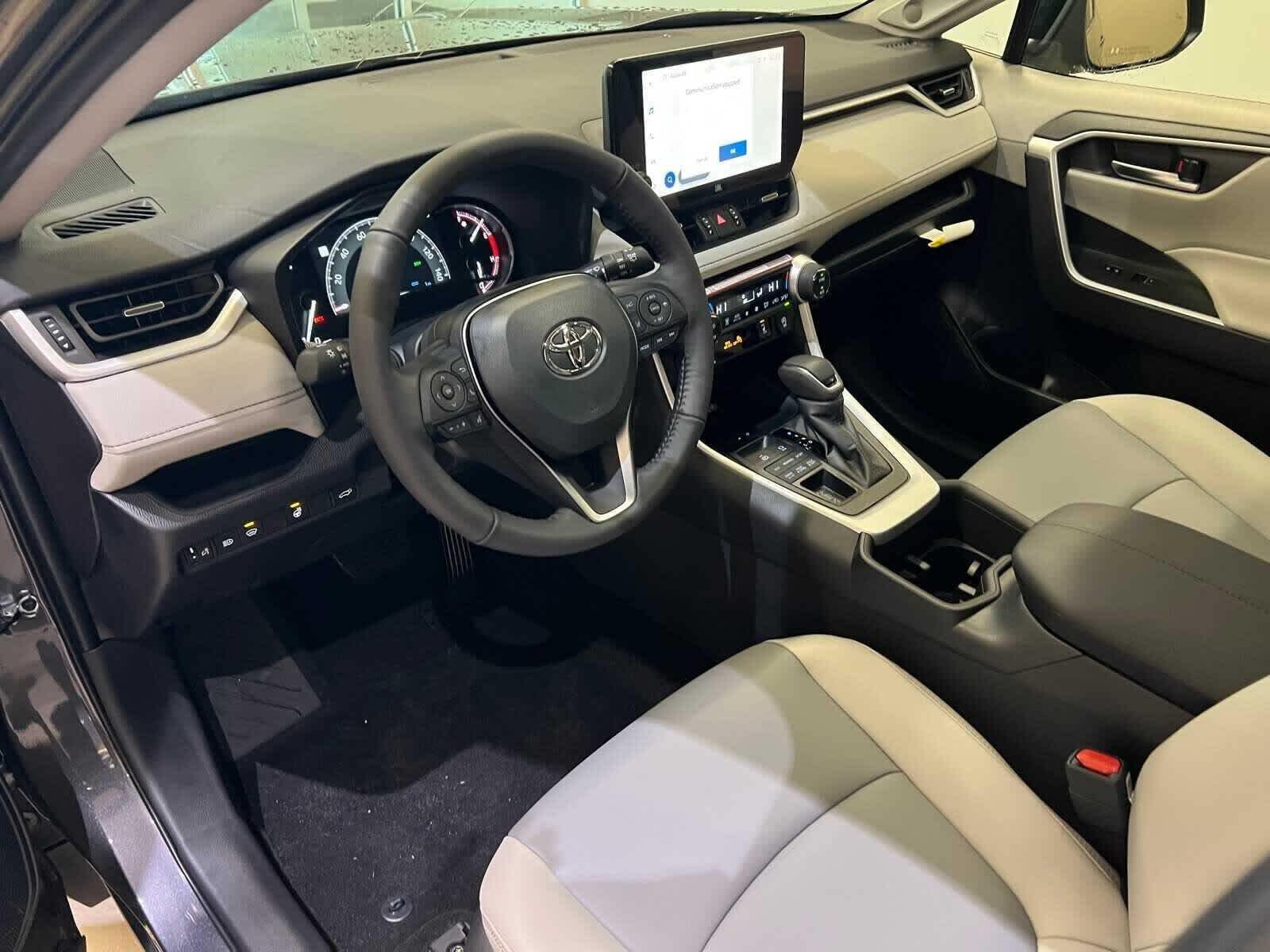 Thumbnail: 2025 Toyota RAV4 - 2