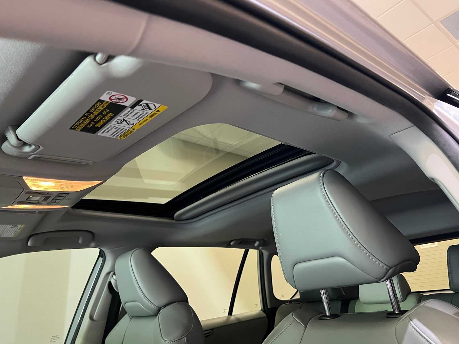 Thumbnail: 2021 Toyota RAV4 - 17