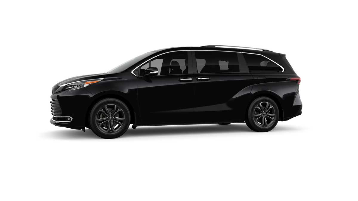 Thumbnail: 2026 Toyota Sienna - 3