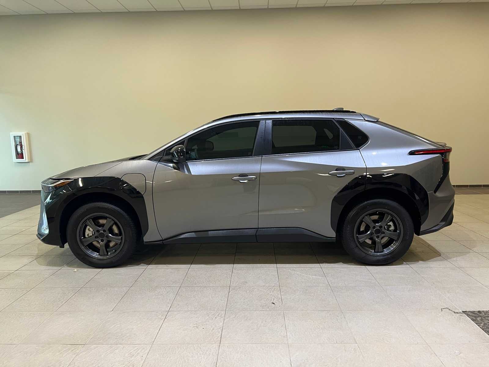 Thumbnail: 2024 Toyota bZ4X - 3