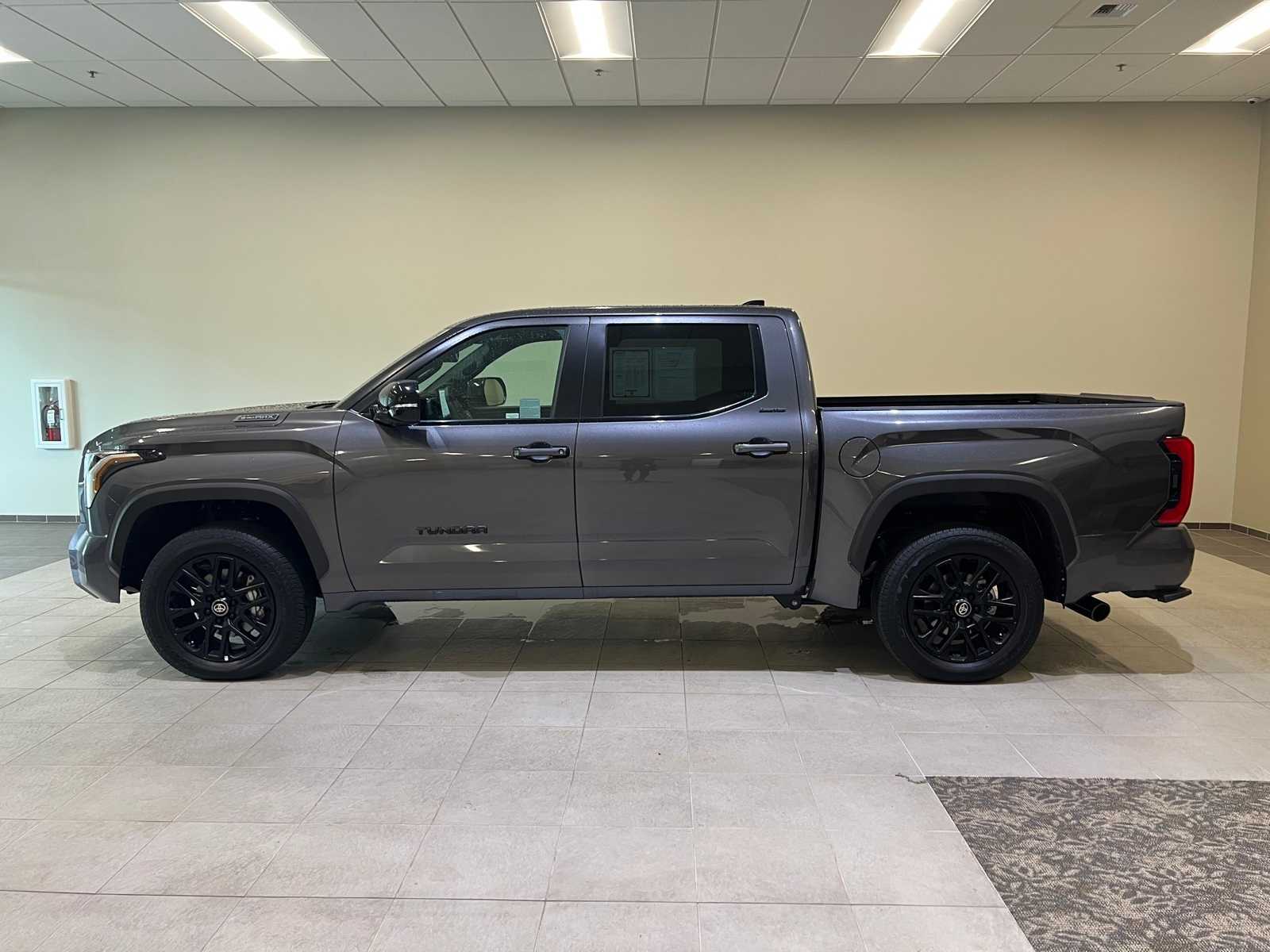 Thumbnail: 2025 Toyota Tundra - 3