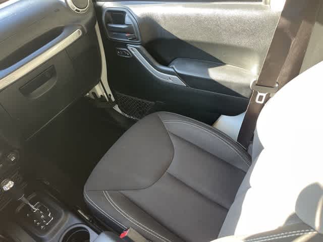 Thumbnail: 2017 Jeep Wrangler - 11