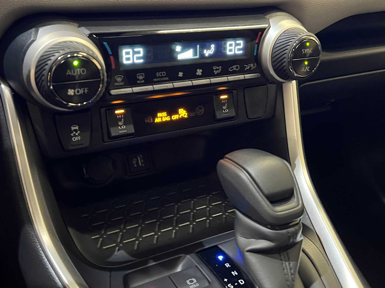 Thumbnail: 2025 Toyota RAV4 - 24