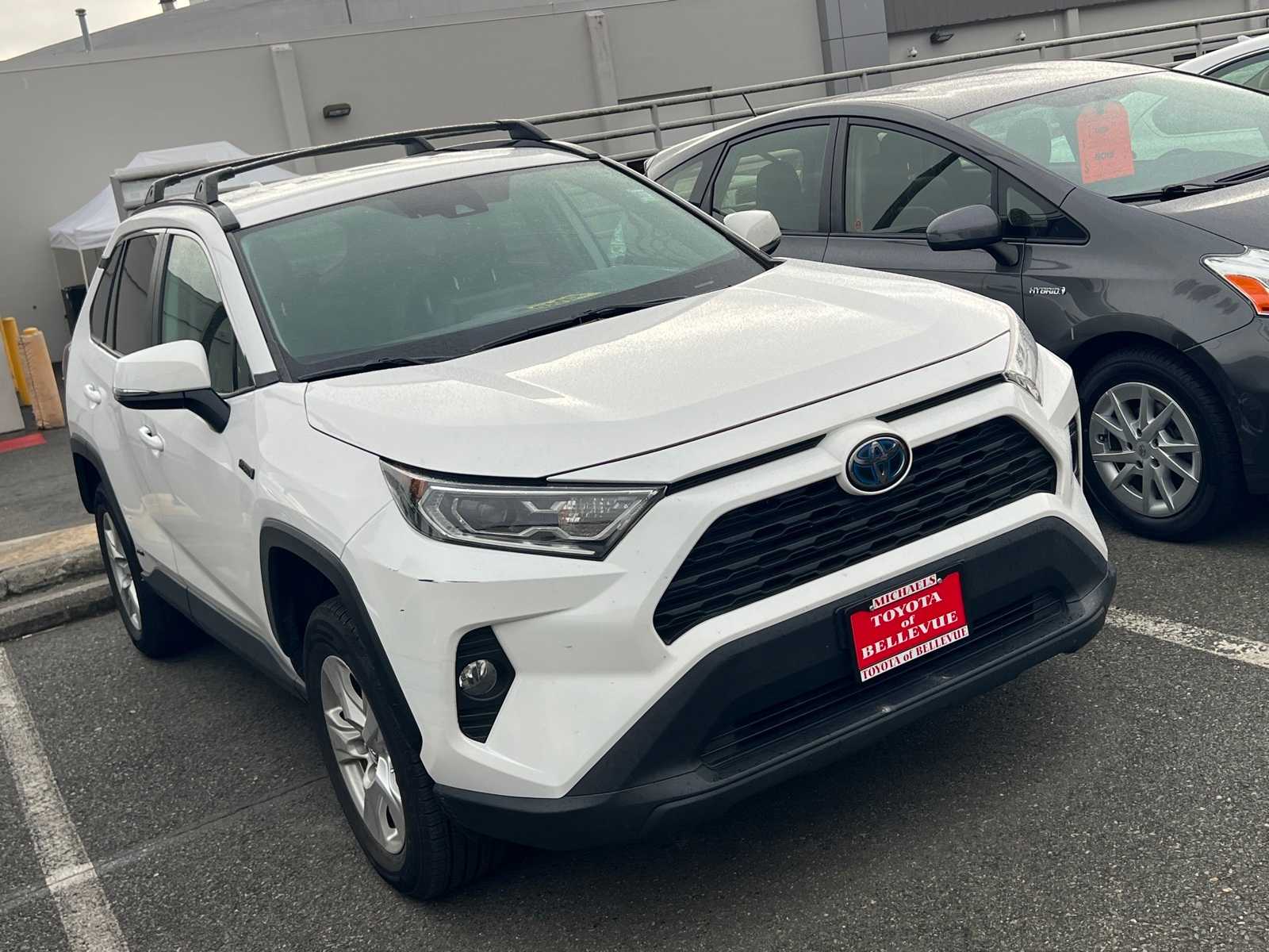 Thumbnail: 2021 Toyota RAV4 - 3