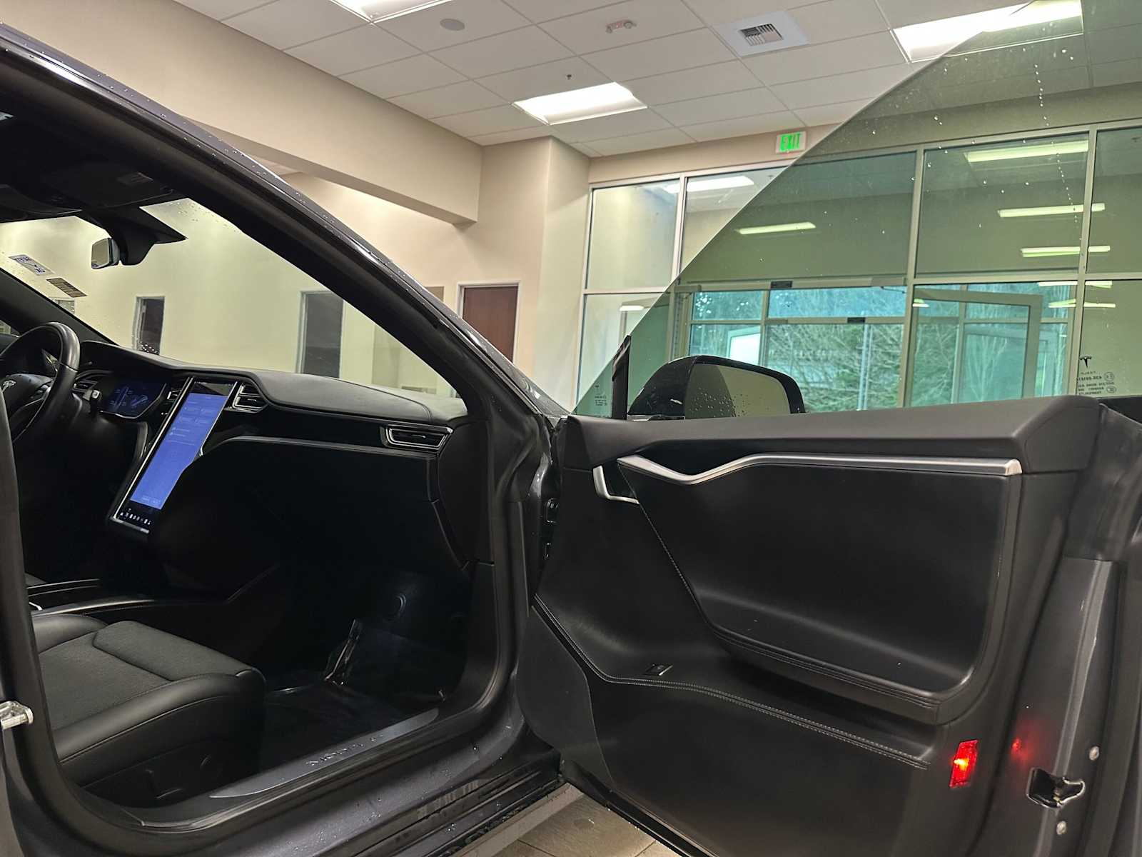 Thumbnail: 2017 Tesla Model S - 31