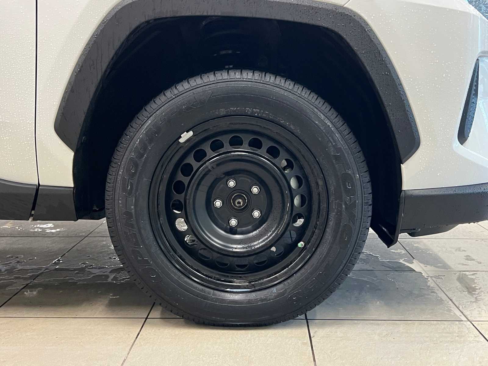 Thumbnail: 2021 Toyota RAV4 - 7