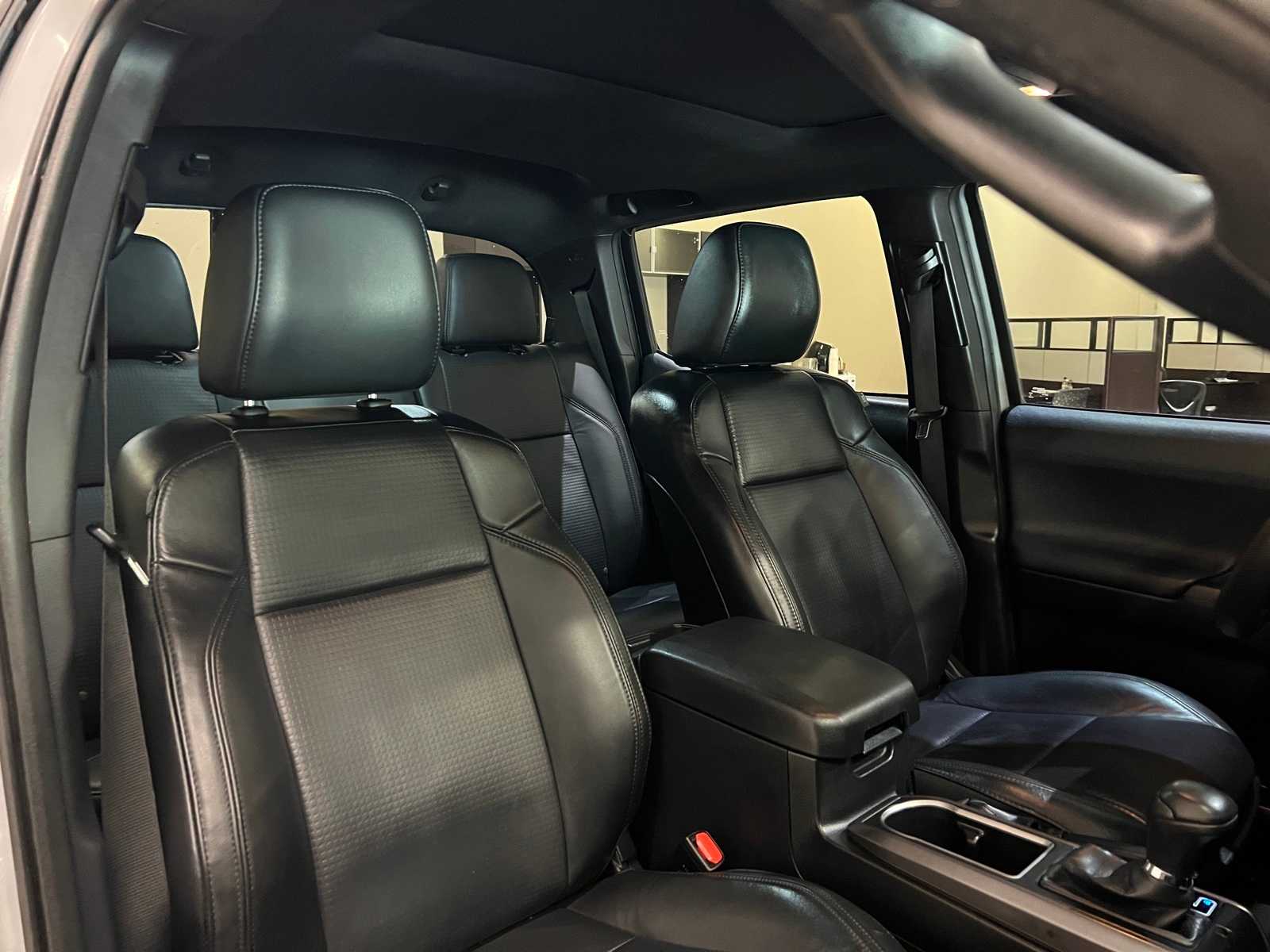 Thumbnail: 2020 Toyota Tacoma - 14