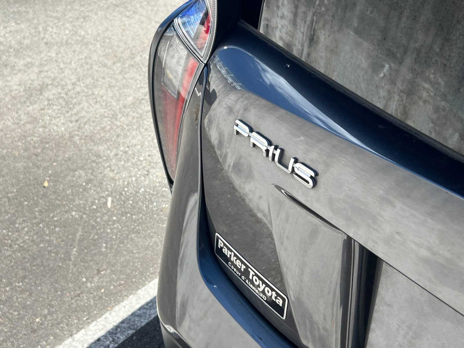 Thumbnail: 2018 Toyota Prius - 9