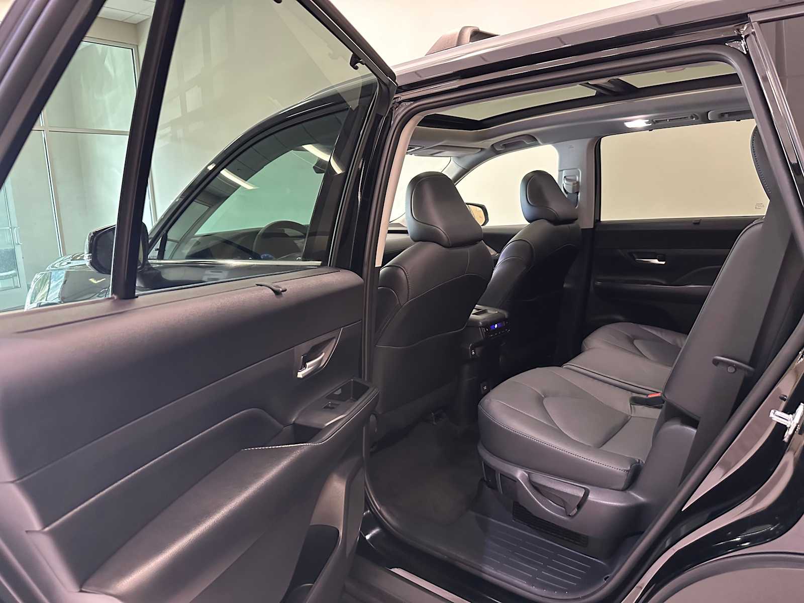 Thumbnail: 2024 Toyota Grand Highlander - 25