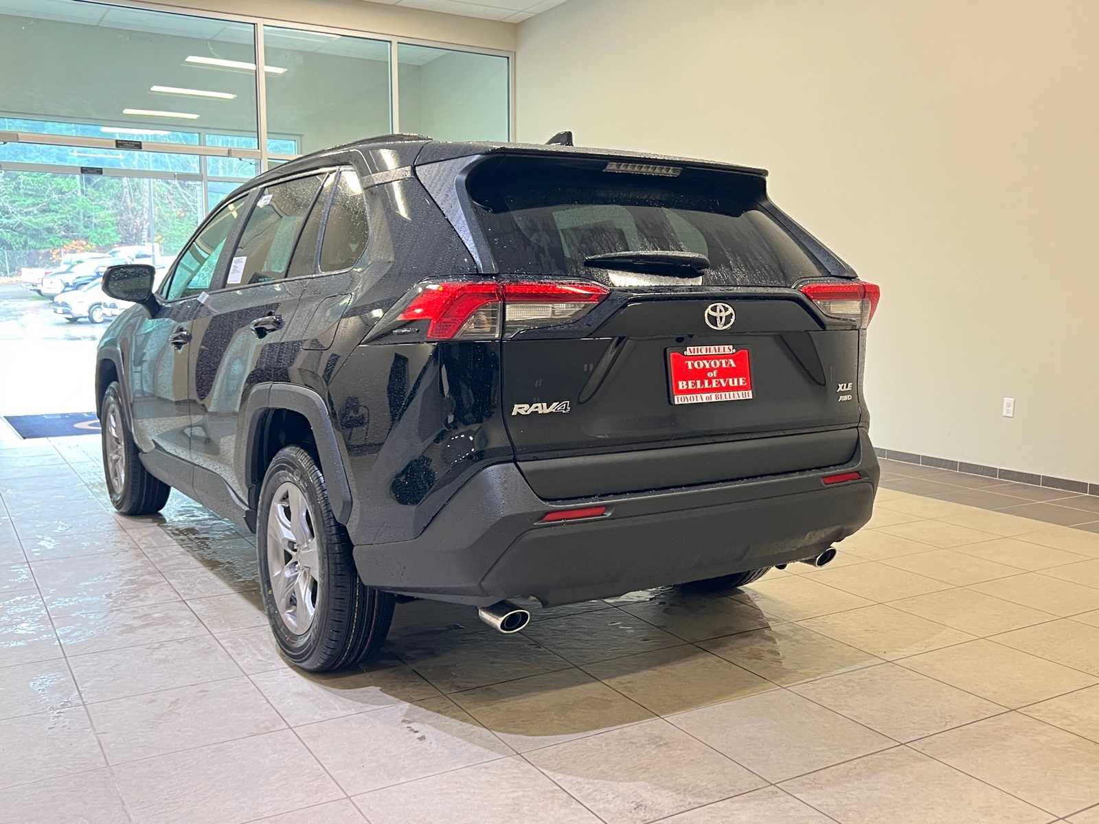 Thumbnail: 2025 Toyota RAV4 - 4