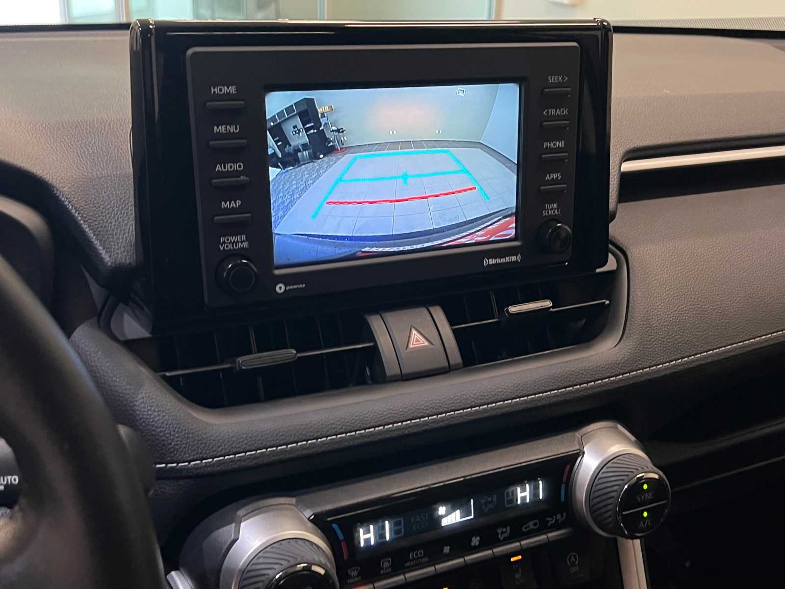 Thumbnail: 2022 Toyota RAV4 - 26