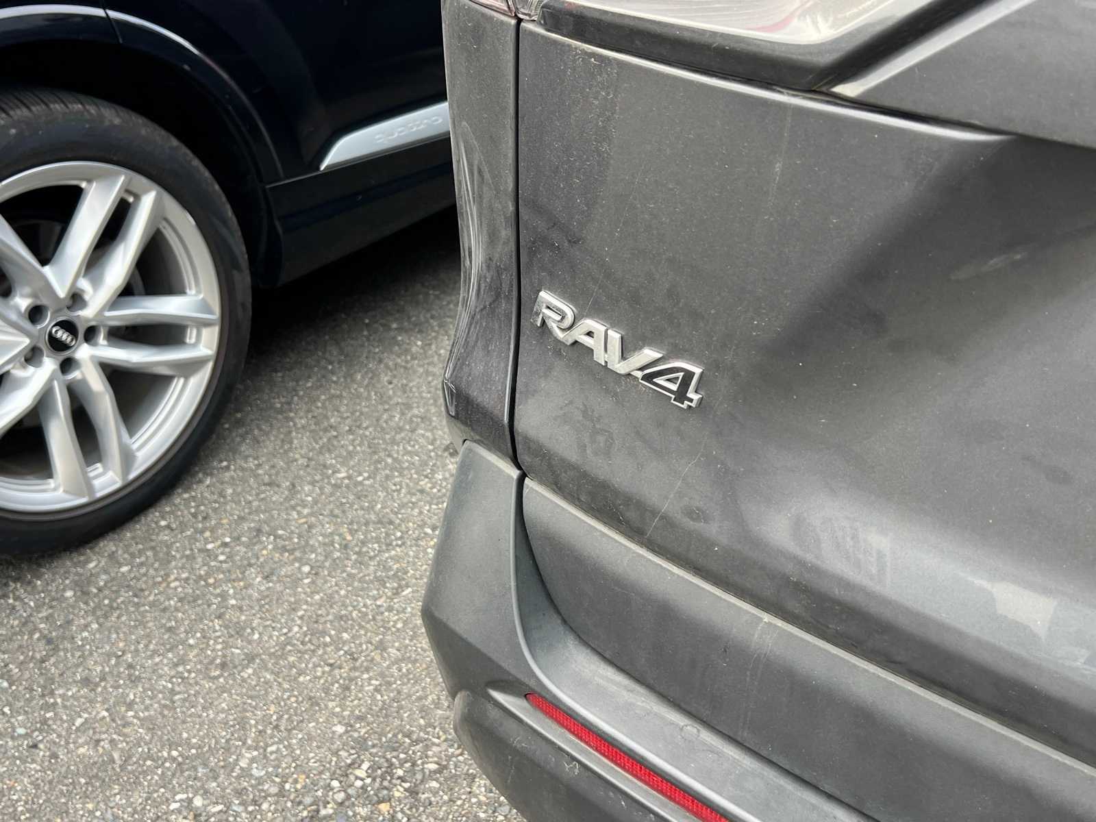 Thumbnail: 2022 Toyota RAV4 - 8