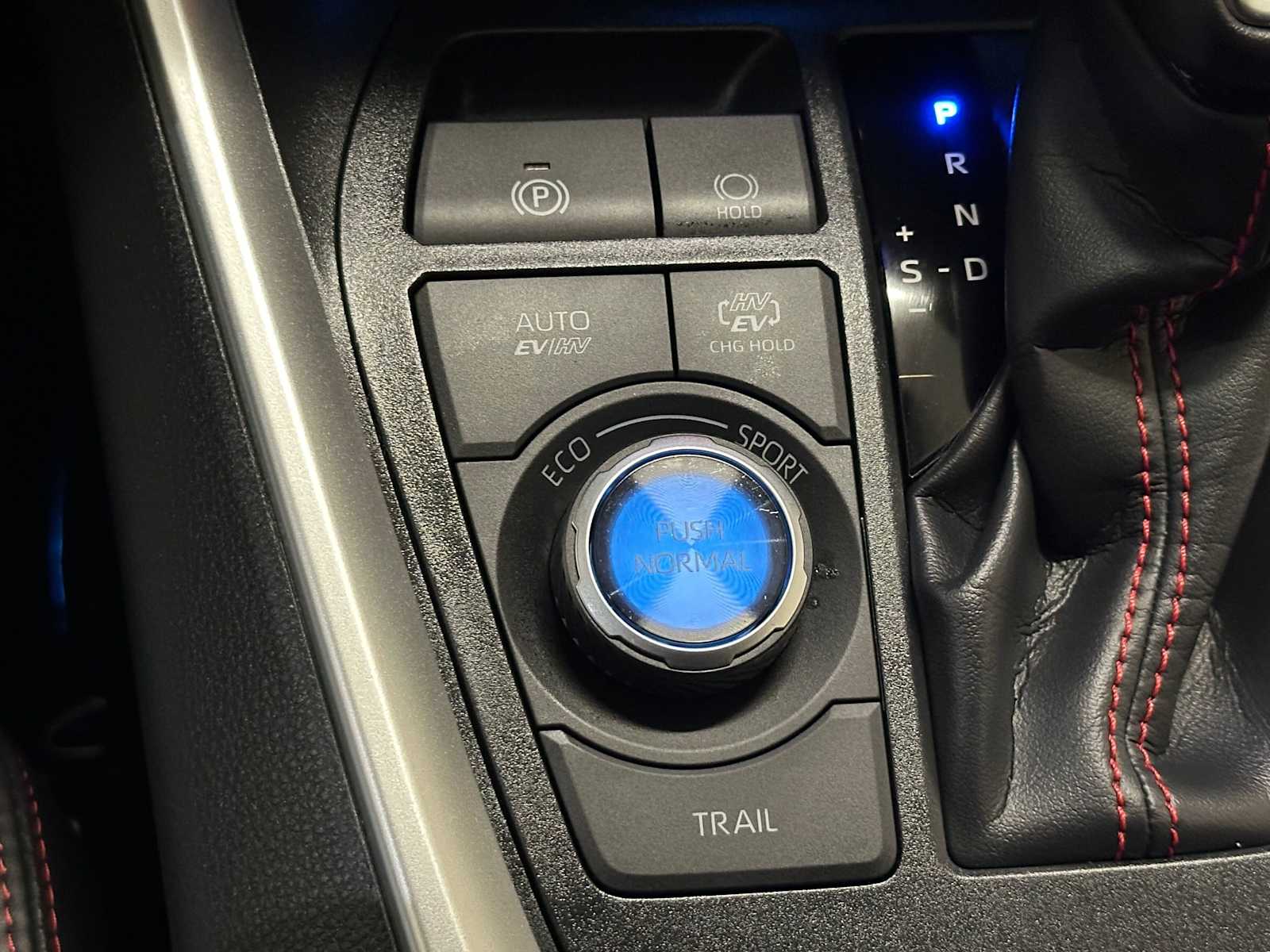 Thumbnail: 2025 Toyota RAV4 - 16