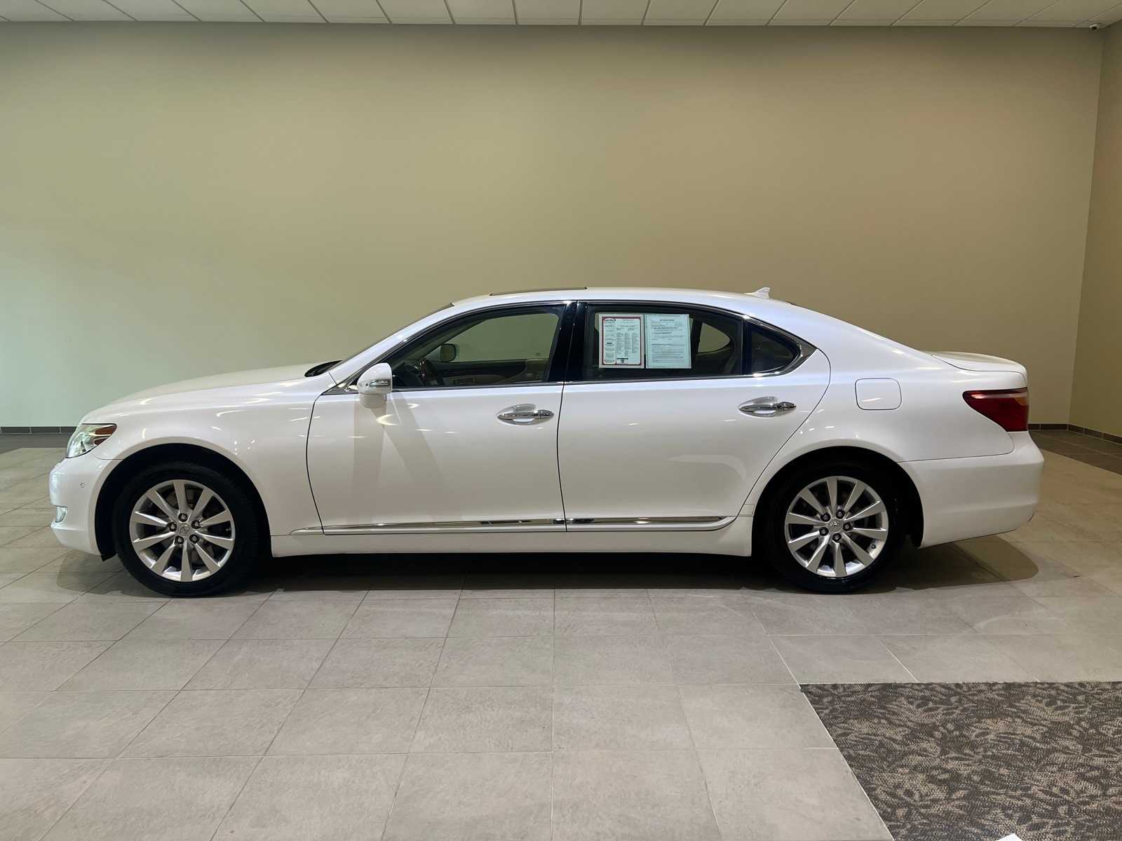 Thumbnail: 2010 Lexus LS - 3