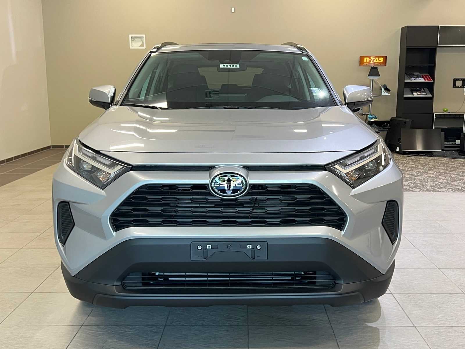 Thumbnail: 2025 Toyota RAV4 - 8